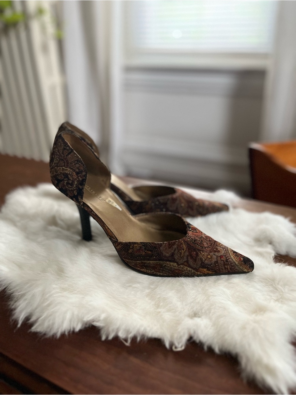 Vintage tapestry Paisley Pointed-Toe D'Orsay Pumps in Brown Paisley